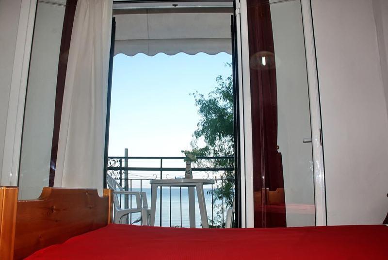 Empress Corfu Apartment Perama  Ngoại thất bức ảnh